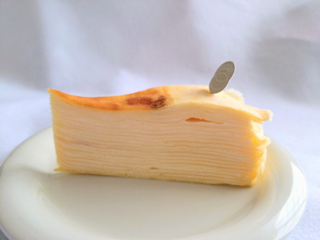 横から断面を見たcasaneo ミルクレープ