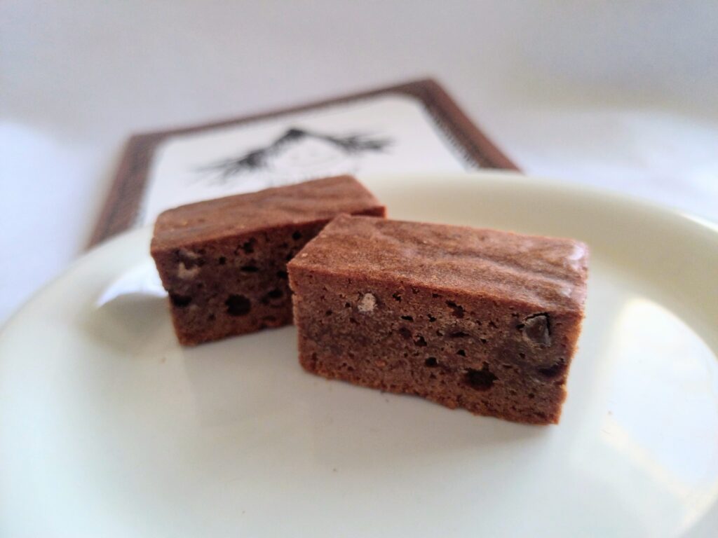 半分に切ったダブルチョコレートベイビー